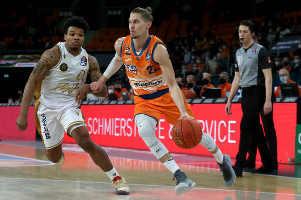 但随着比赛 但随着比赛