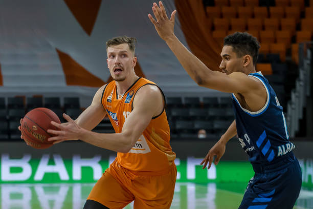 几乎参与了 几乎参与了