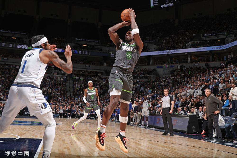 仅展现了两 仅展现了两